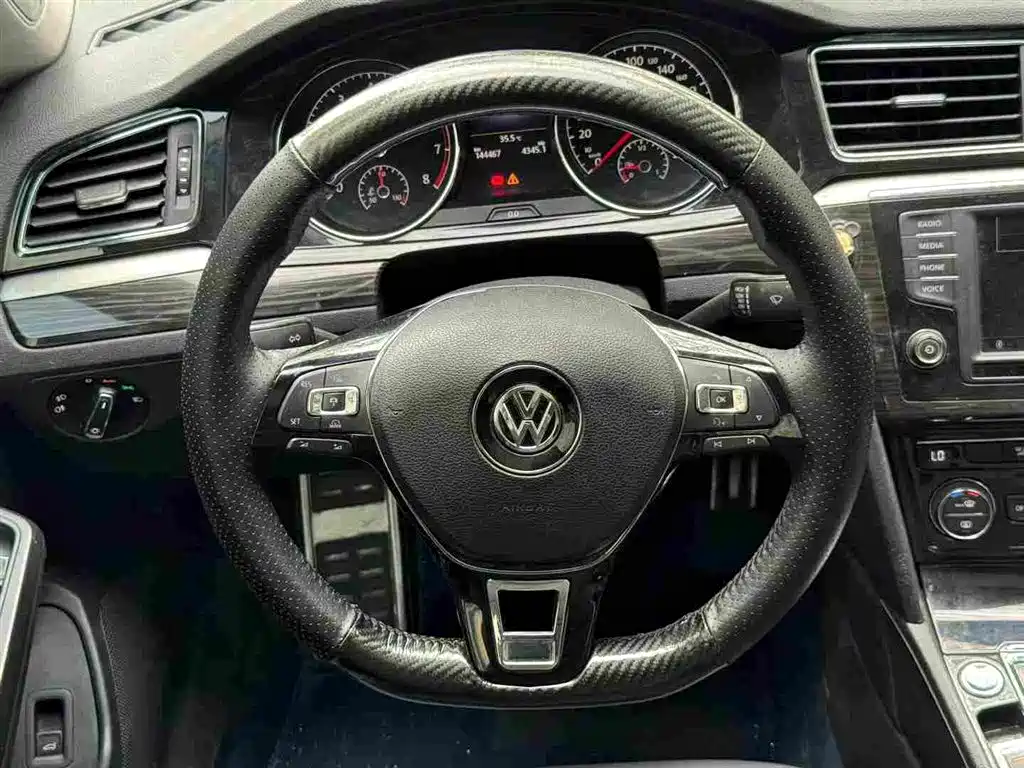 Volkswagen Lamando 2015 — фото 6