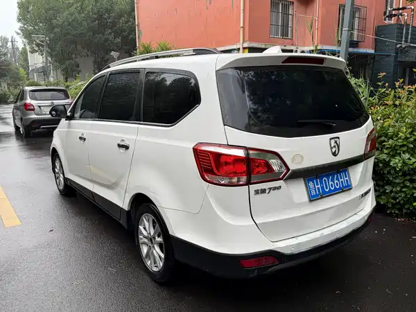 Baojun 730 2015