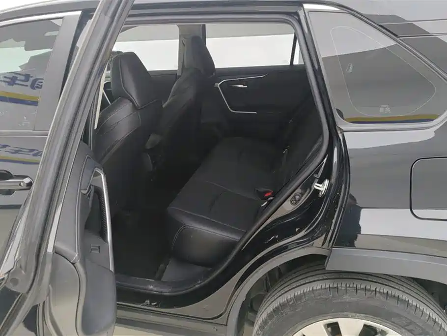 Toyota Wildlander 2022 — фото 11