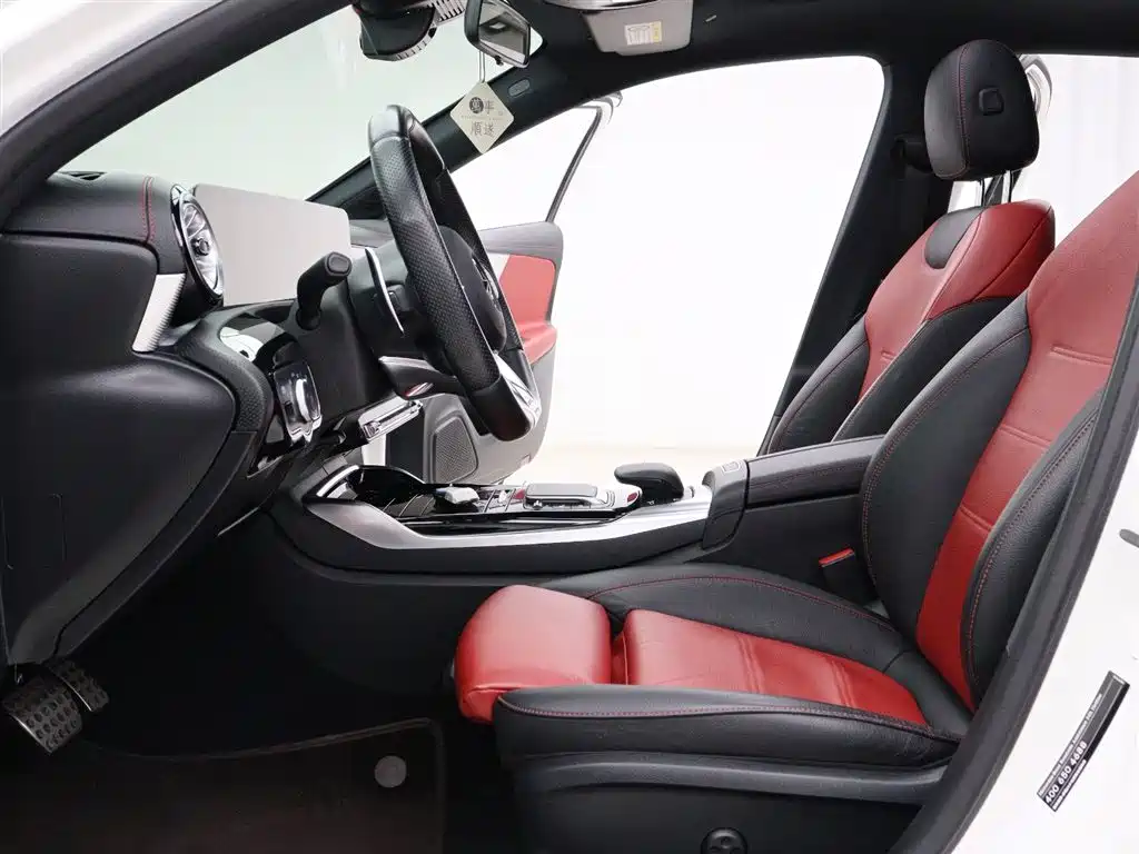 Mercedes-Benz A-Class AMG 2023 — фото 2