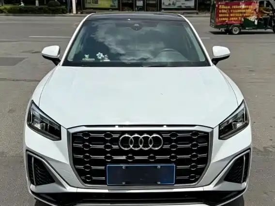 Audi Q2L 2023