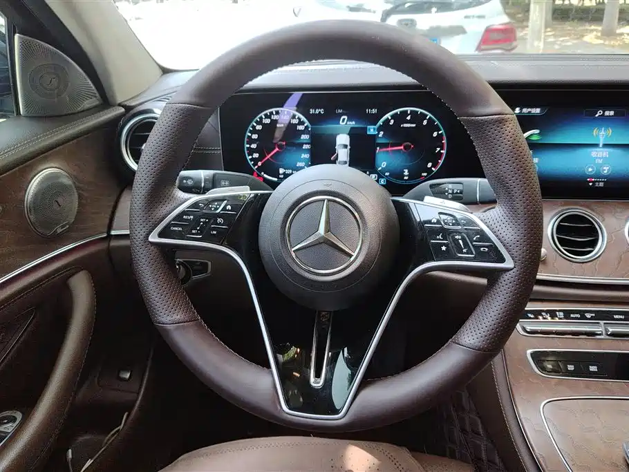Mercedes-Benz E-Class 2022 — фото 15