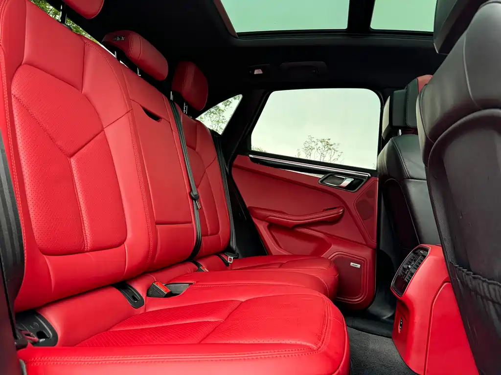 Porsche Macan 2020 — фото 15