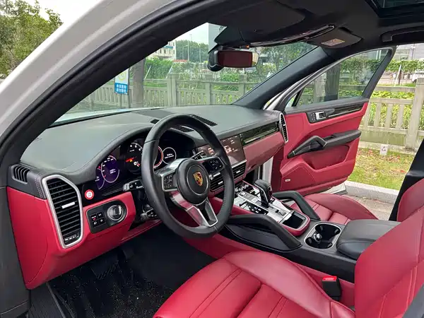 Porsche Cayenne 2021
