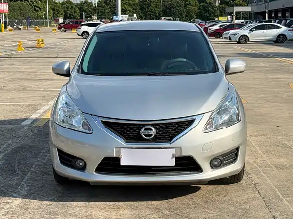 Nissan Tiida 2013