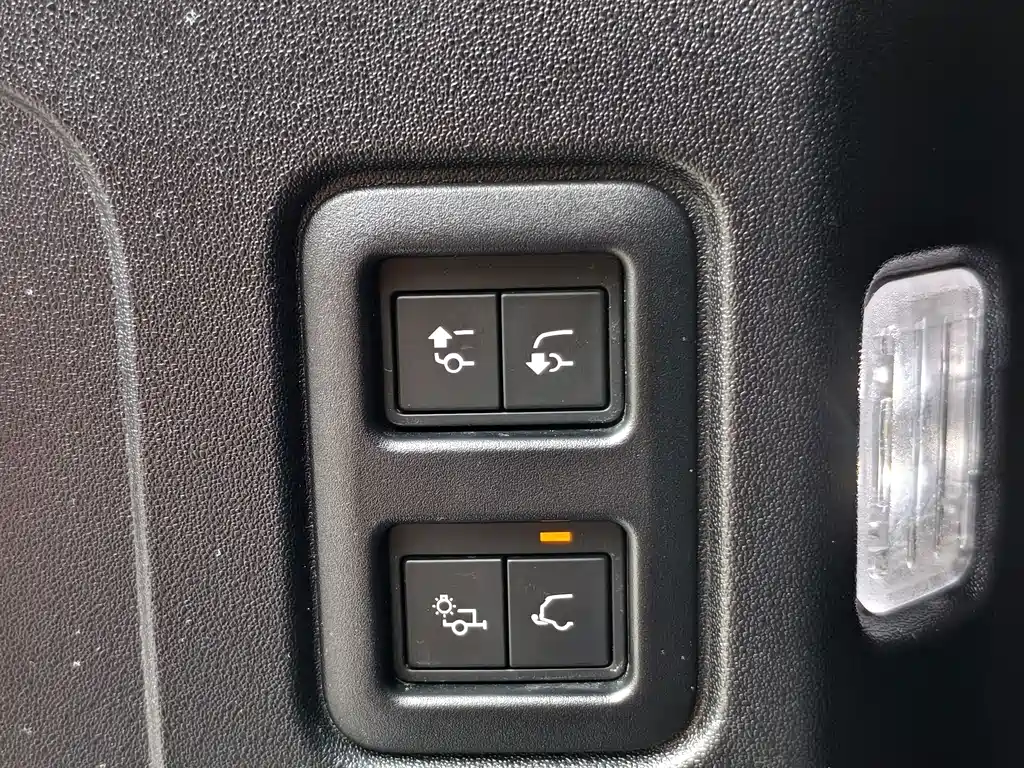 Land Rover Defender 2021 — фото 24