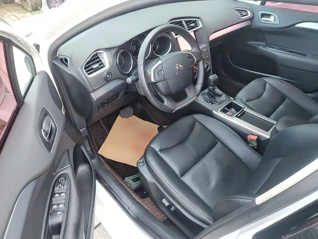 Citroën C4L 2017 — фото 16