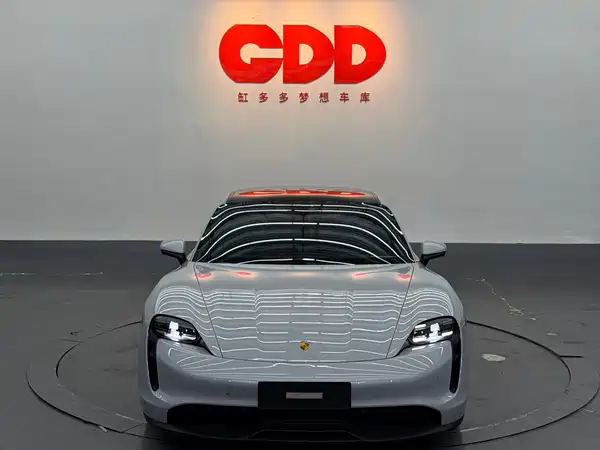 Porsche Taycan 2023