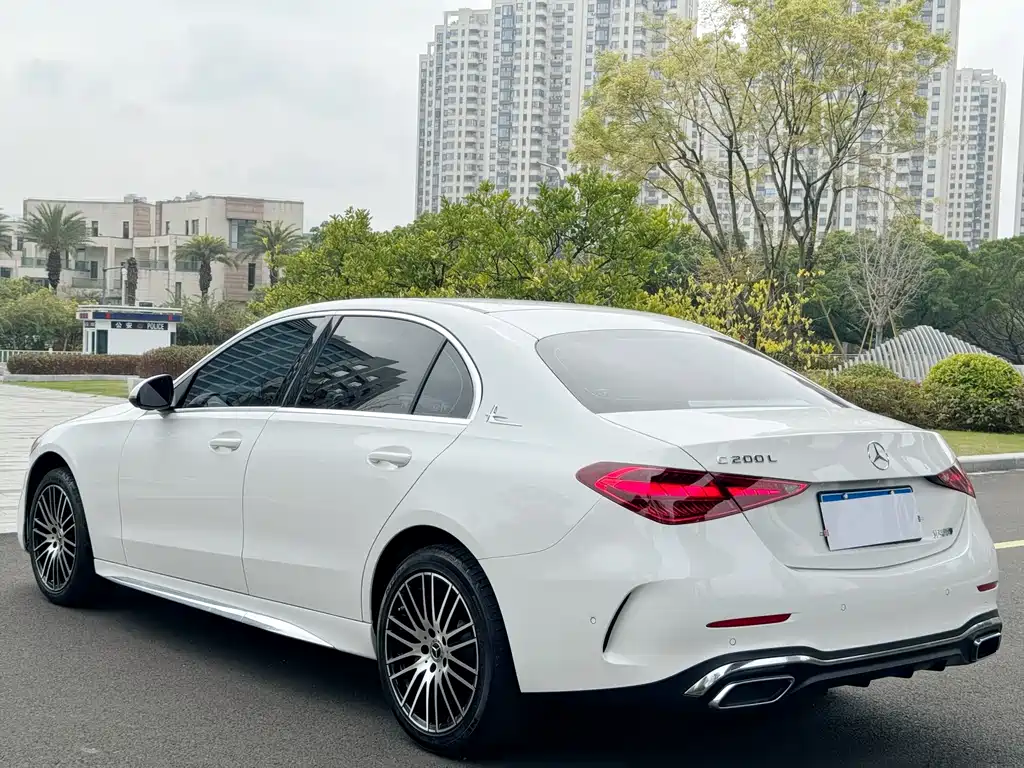 Mercedes-Benz C-Class 2023 — фото 16