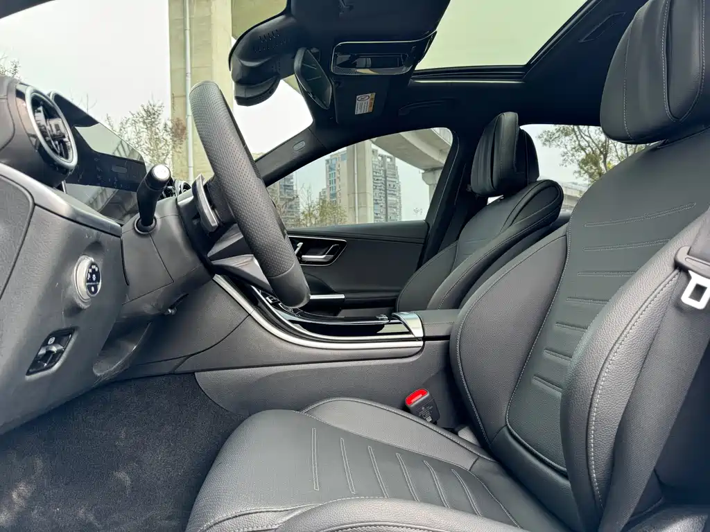 Mercedes-Benz C-Class 2023 — фото 5