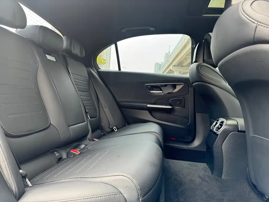 Mercedes-Benz C-Class 2023 — фото 15