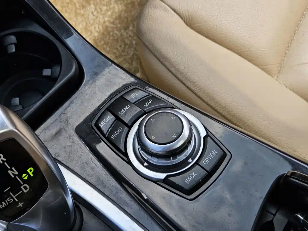 BMW 5 Series 2013 — фото 19