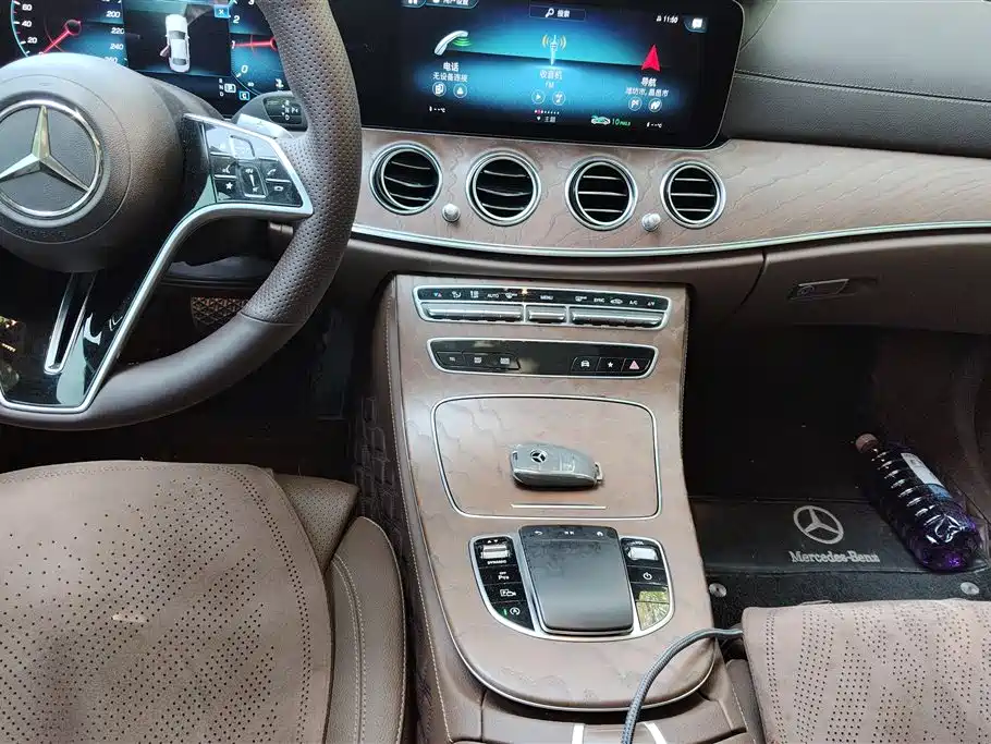 Mercedes-Benz E-Class 2022 — фото 16
