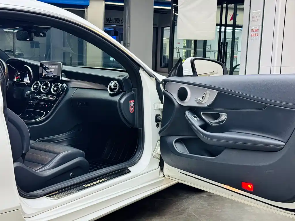 Mercedes-Benz C-Class 2018 — фото 11