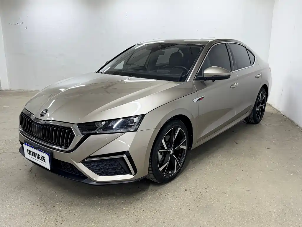 Skoda Octavia 2022 — фото 1