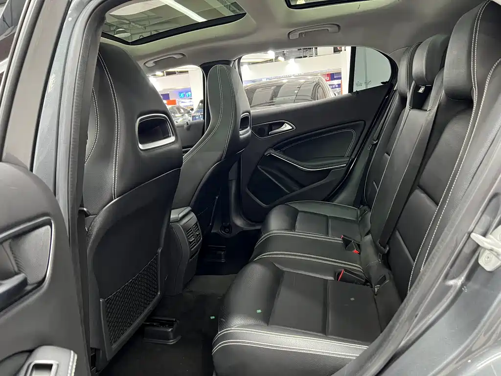 Mercedes-Benz GLA 2018 — фото 14