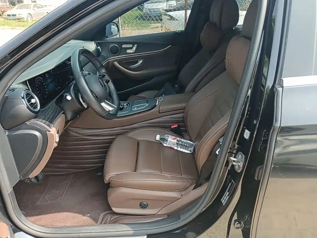 Mercedes-Benz E-Class 2022 — фото 15
