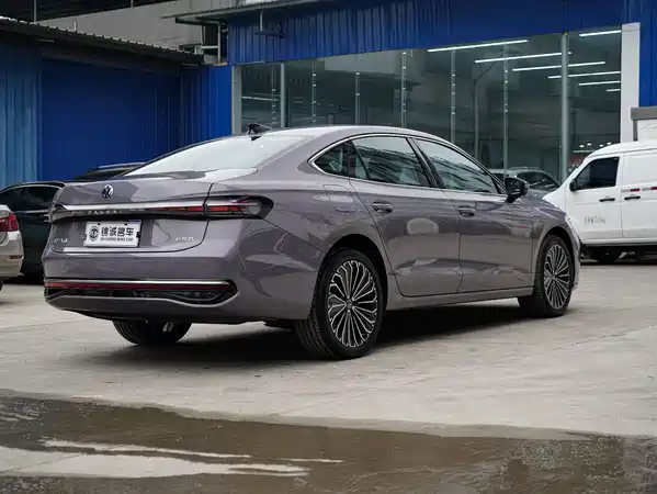 Volkswagen Passat 2025
