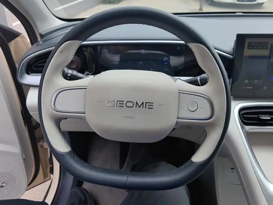 Geely Galaxy Starwish 2025 — фото 15