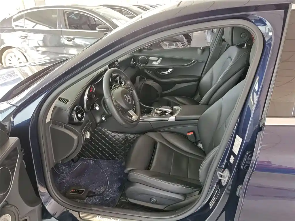 Mercedes-Benz C-Class 2018 — фото 15