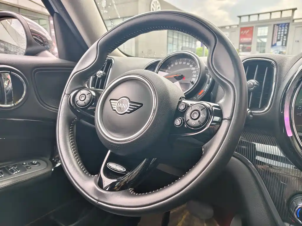 MINI Countryman 2018 — фото 10