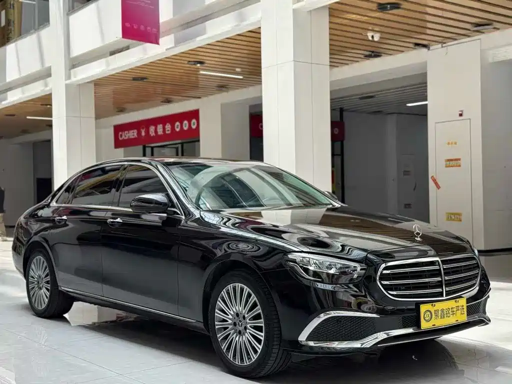 Mercedes-Benz E-Class 2023 — фото 9