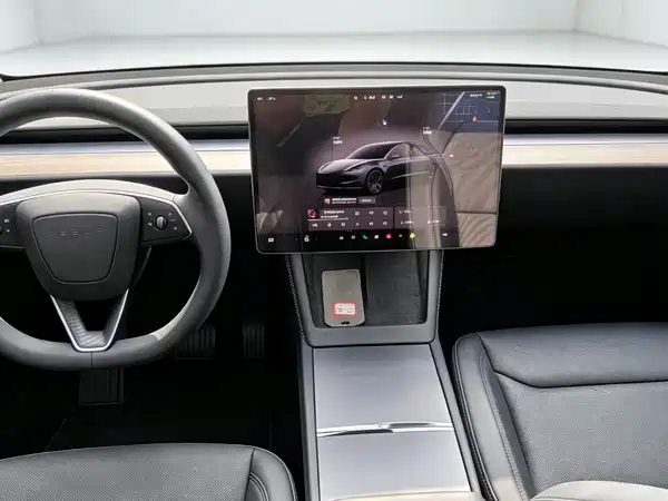 Tesla Model 3 2025