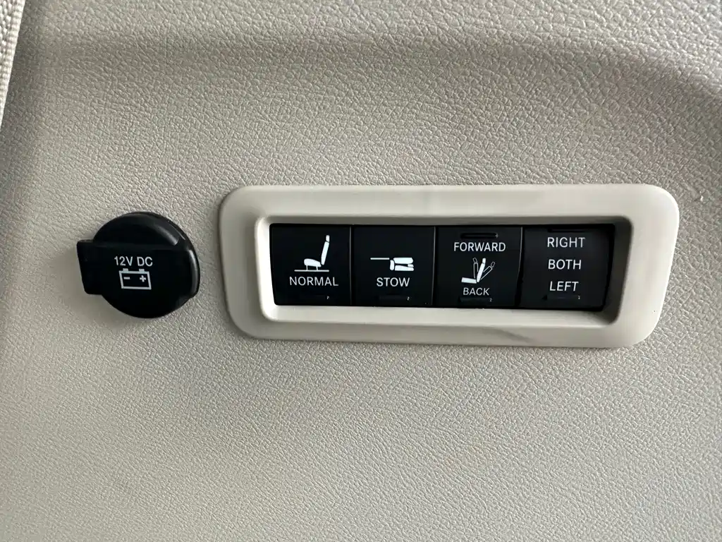 Chrysler Grand Voyager 2019 — фото 13