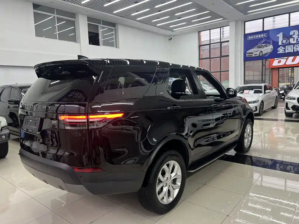 Land Rover Discovery 2018 — фото 30