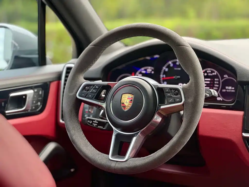 Porsche Cayenne 2022 — фото 11