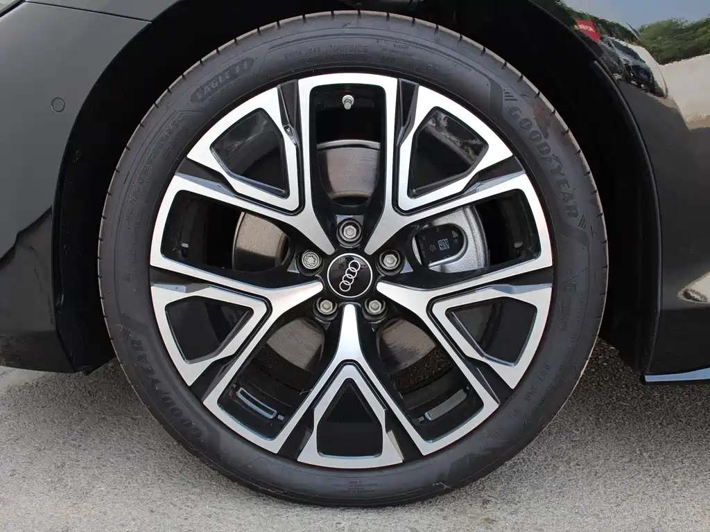 Audi A5L Sportback — фото 18