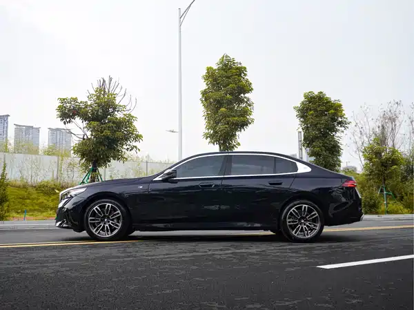 BMW 5 Series 2025