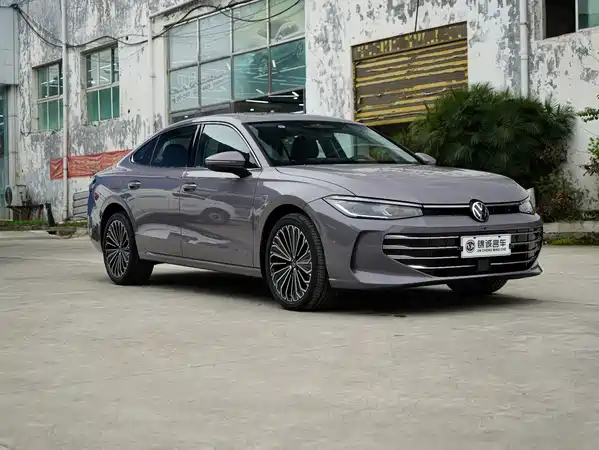 Volkswagen Passat 2025