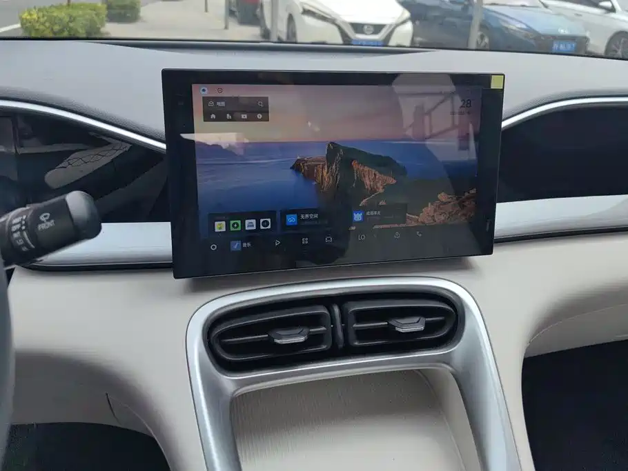 Geely Galaxy Starwish 2025 — фото 13
