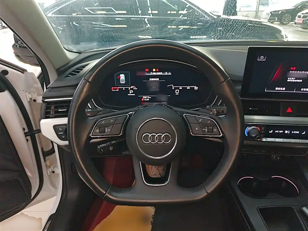 Audi A4L 2023 — фото 11