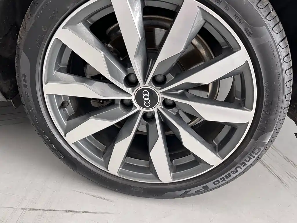 Audi A4 2022 — фото 10