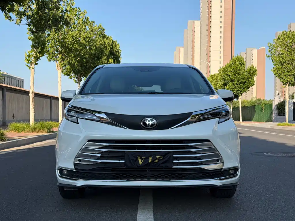 Toyota Sienna 2025