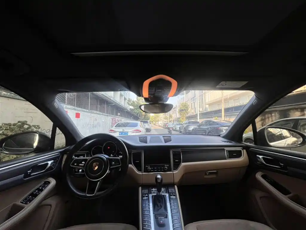Porsche Macan 2017 — фото 17