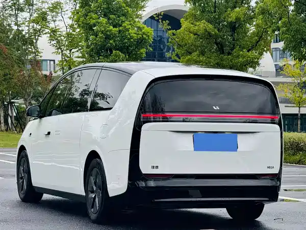 Li Auto MEGA 2024