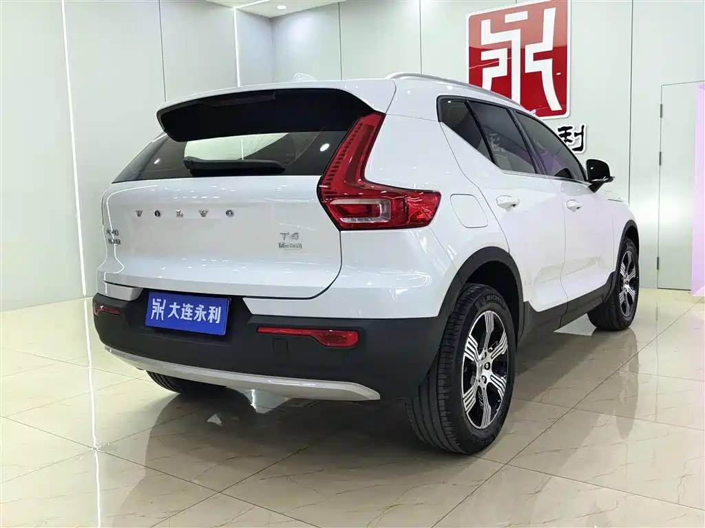 Volvo XC40 2020 — фото 6