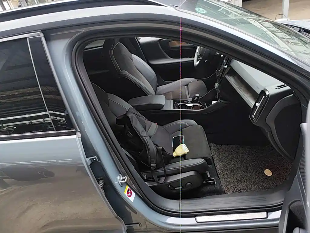 Volvo XC40 New Energy 2022 — фото 25