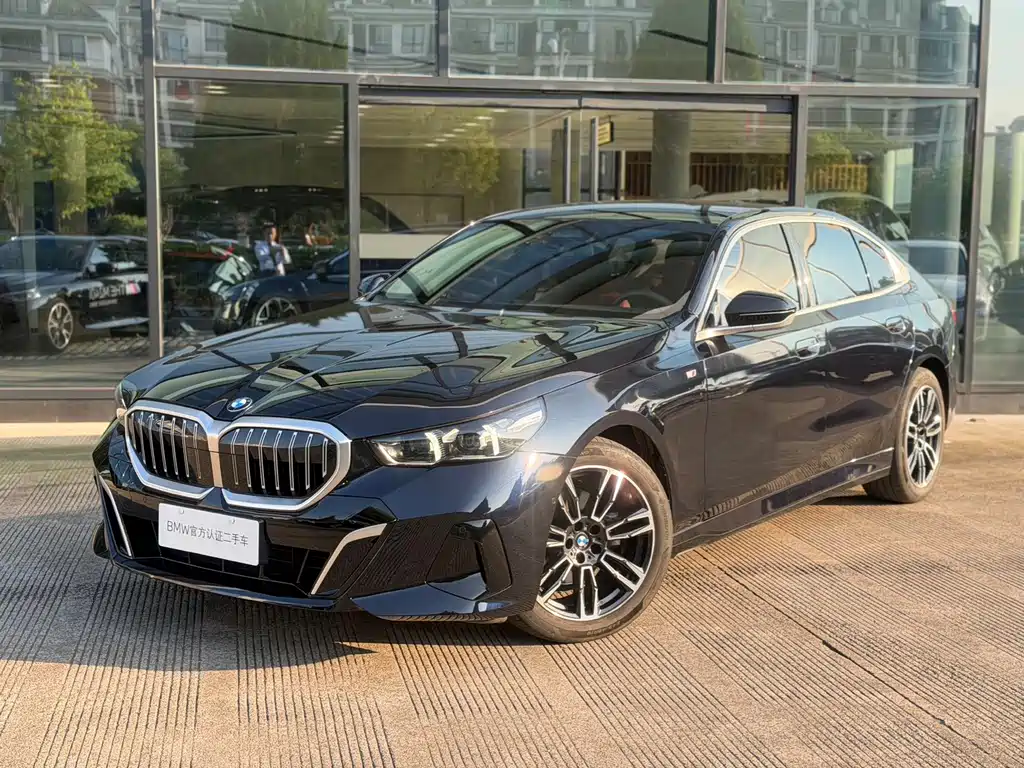BMW 5 Series 2025