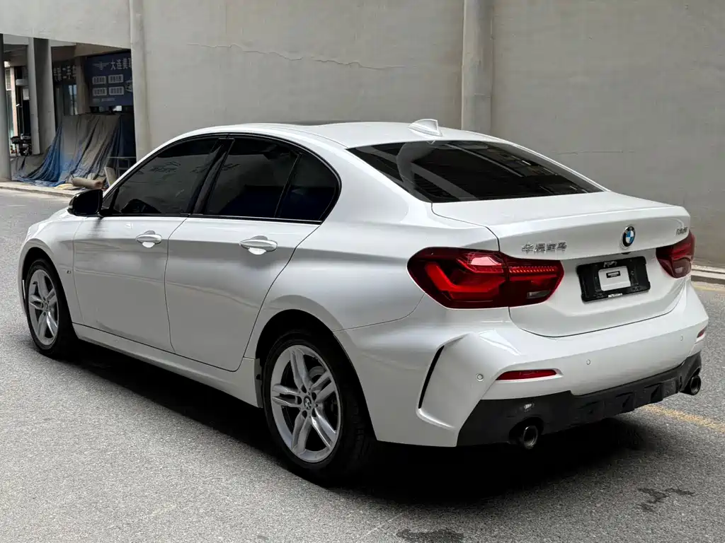 BMW 1 Series 2023 — фото 6