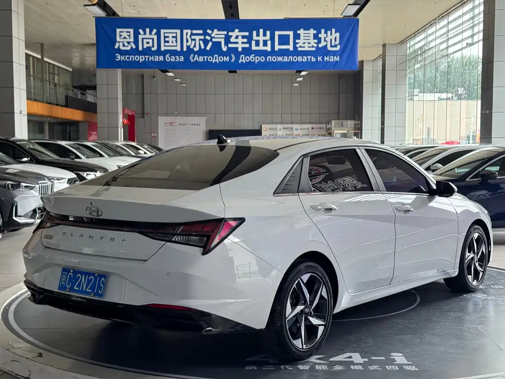 Hyundai Elantra 2023