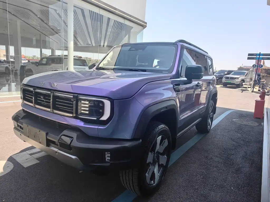 BAIC BJ40 Extended Range 2025 — фото 1