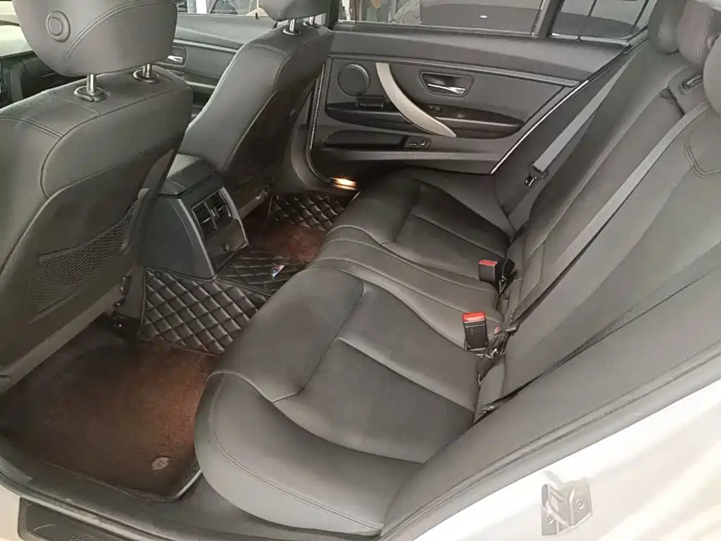 BMW 3 Series 2015 — фото 17