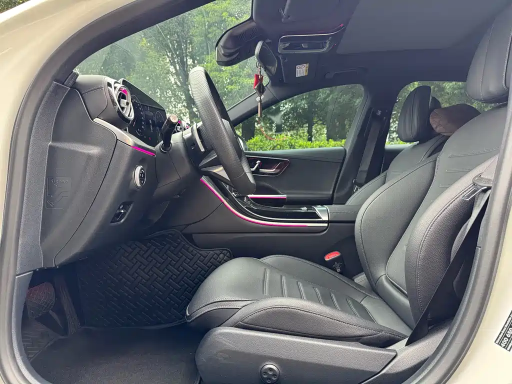 Mercedes-Benz C-Class 2024
