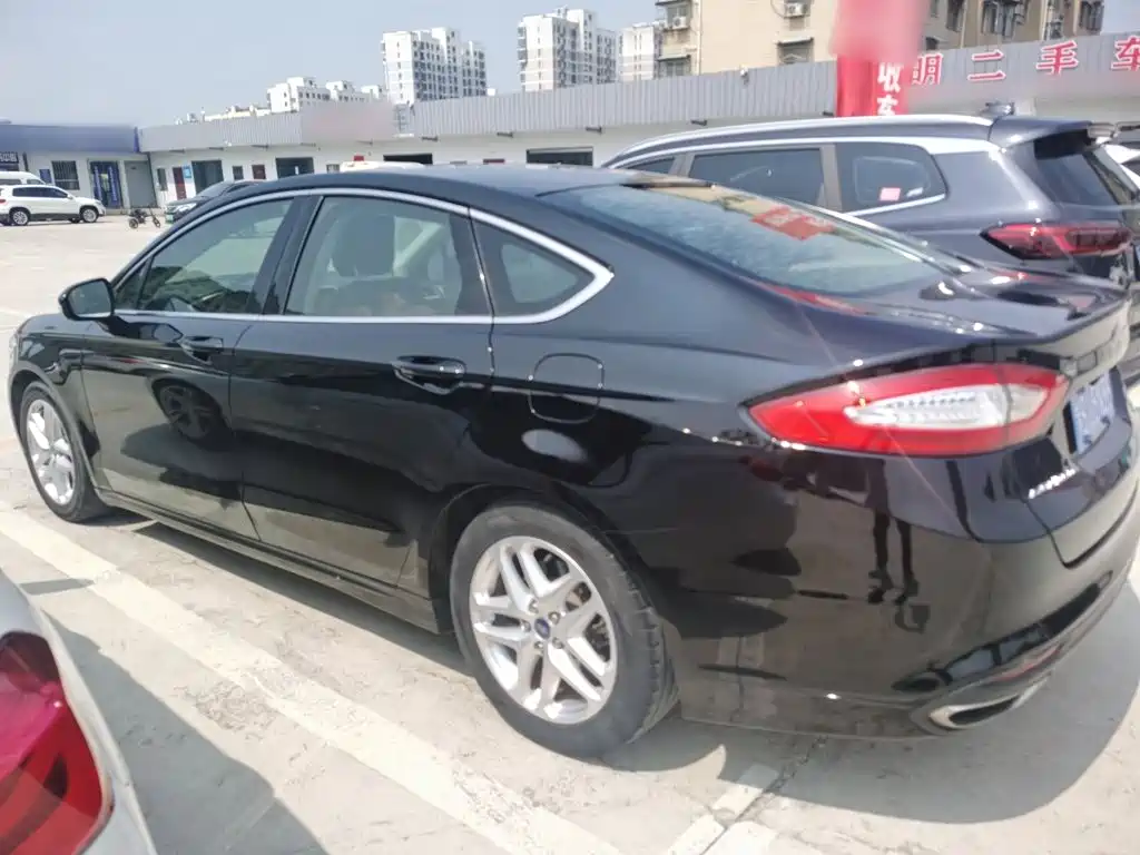 Ford Mondeo 2015 — фото 11