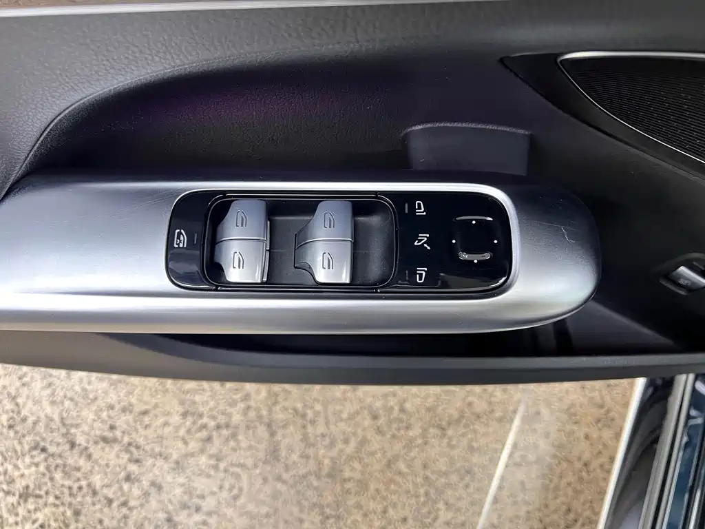 Mercedes-Benz C-Class 2022 — фото 13