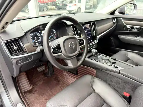 Volvo V90 2020